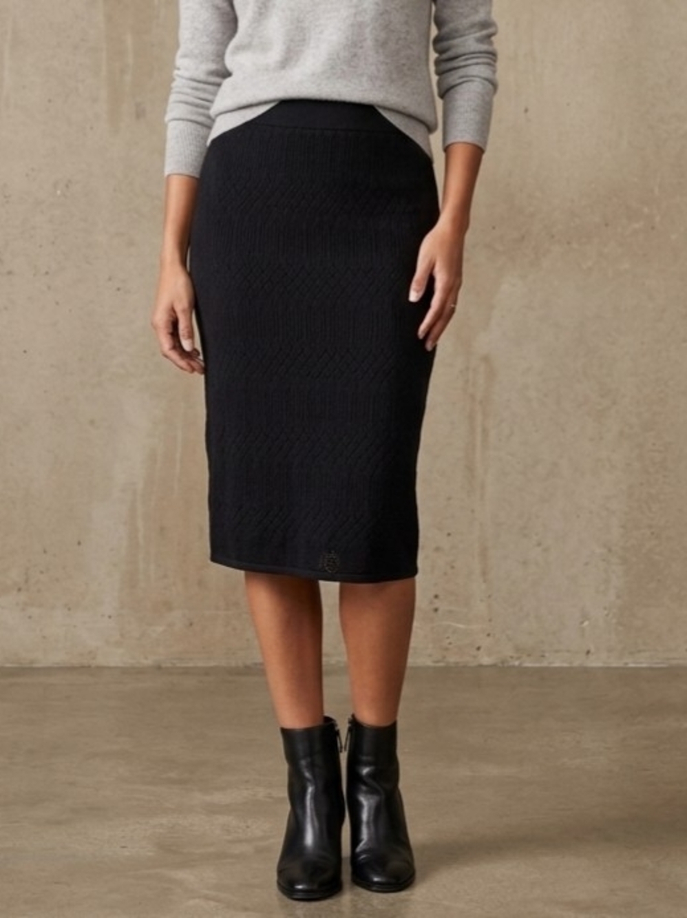 torrid Black Midi Knit Pencil Skirt With Lining Size 1
